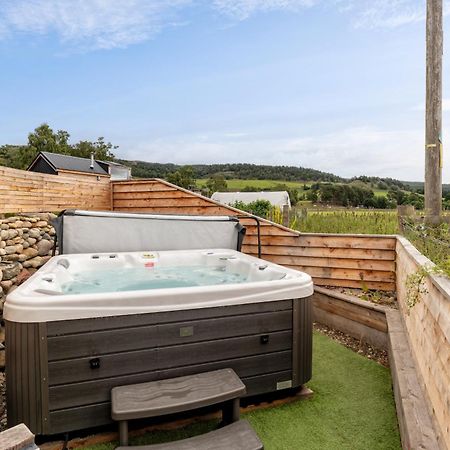 Alba - Charming Boutique Forest View Cabin With Hot Tub In Ballater Extérieur photo