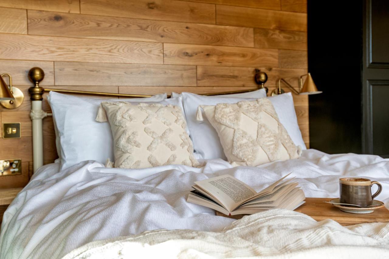 Alba - Charming Boutique Forest View Cabin With Hot Tub In Ballater Extérieur photo