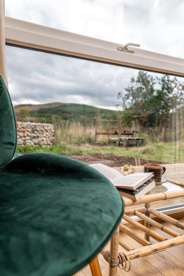 Alba - Charming Boutique Forest View Cabin With Hot Tub In Ballater Extérieur photo