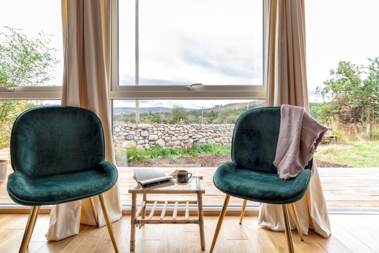 Alba - Charming Boutique Forest View Cabin With Hot Tub In Ballater Extérieur photo